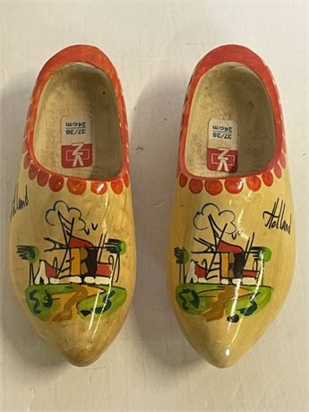 Genuine Collectible Holland Wood Clogs