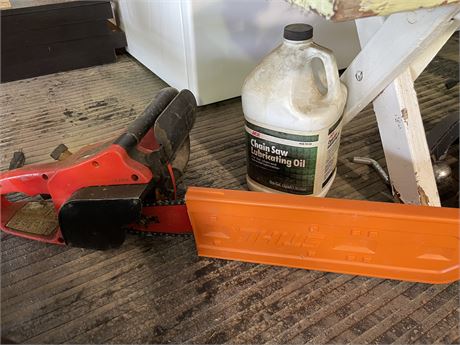 Plug-In Chainsaw with Bar Oil