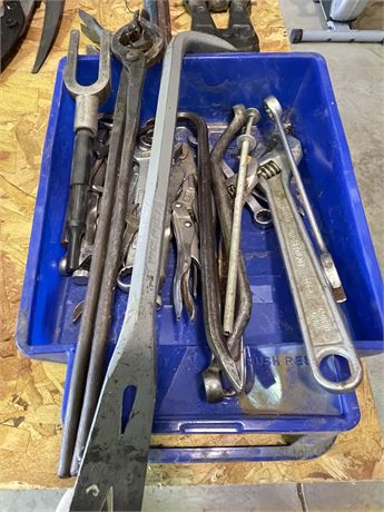 Miscellaneous Tools in Blue Paint Tray