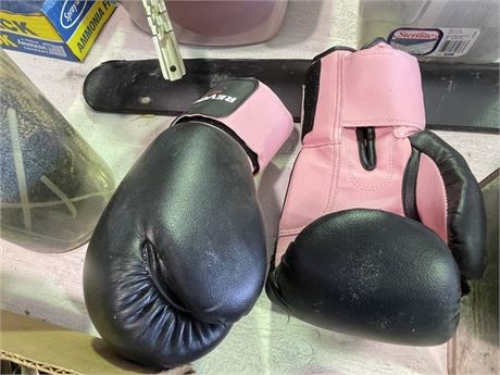 Ladies Pink Boxing Gloves