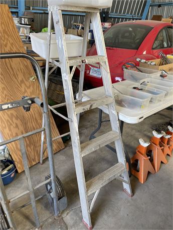5 Foot Aluminum Ladder