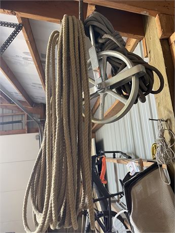 Pulley with two long ropes