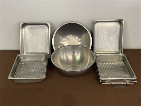 Stainless Pans/13" Mixing Bowls/Liners