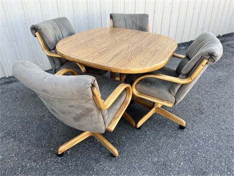 Nice Dining Room Table w/ Rolling Chairs, Extra Leaf