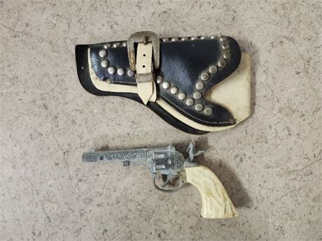 Vintage Cap Gun with Leather Holster