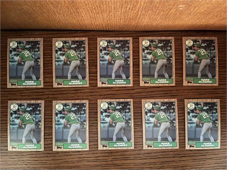 Lot of 10 Topps 1987 Mark McGwire Rookie Baseball Cards