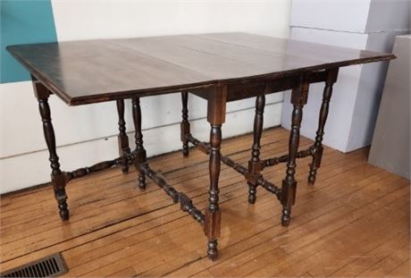Vintage Drop Down Kitchen Table...21x42x32-55x42x32 Extended