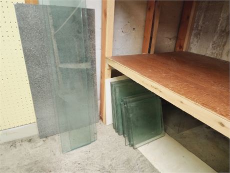 Assorted Size Glass Shelving...44pc aprox