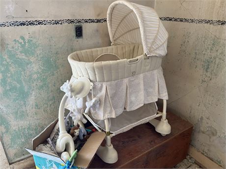 Bassinet and Accessories
