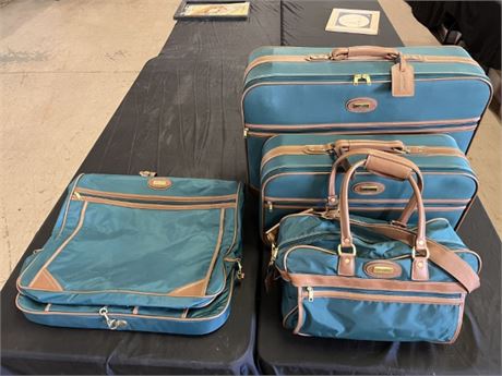 Nice Travel Luggage Set
