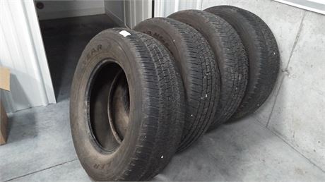 Set of P275/65R18 Tires