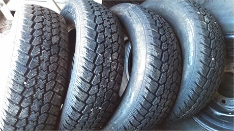 (4) 195/70R14 Snow Tires