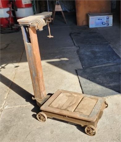 Vintage Reliable Feed Scale & Weights