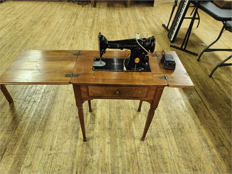 Vintage/Antique Singer Electric Sewing Machine