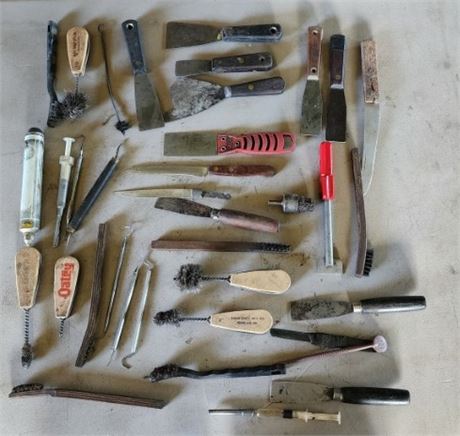 Assorted Metal Shop Brushes/Putty Knives