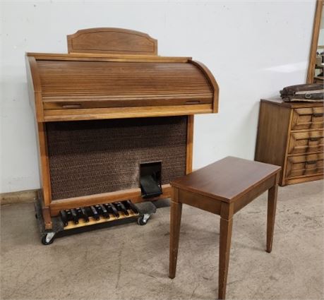 Lowrey Parade Organ w/ Bench Seat - 42x25x41