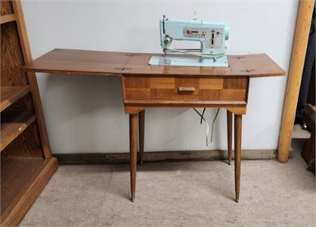 Vintage Mid Century Singer Sewing Machine & Cabinet