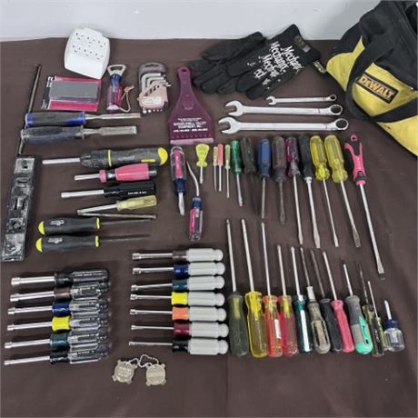 Assorted Tool Set w/ Saws, Level, & Bag