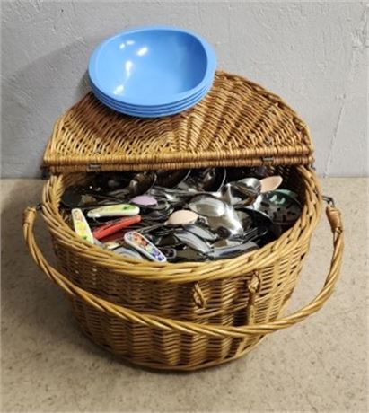 Stainless & Disposable Silverware w/ Picnic Basket - Approx 200pcs