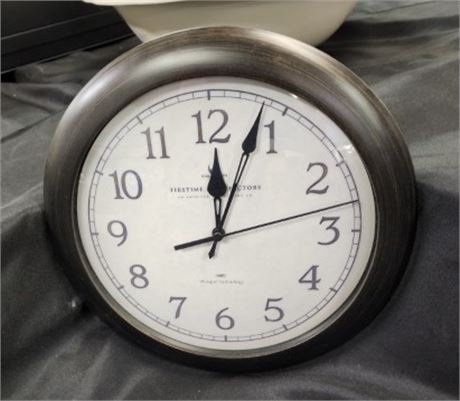 Battery Opperated Wall Clock