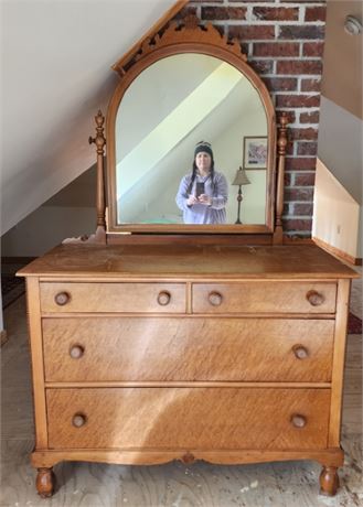 Antique 4 Drawer Dresser w/ Mirror - 45x21x70 - Attic