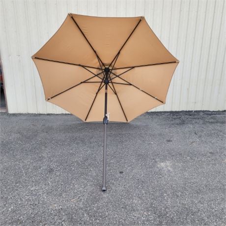 Nice 8' x 8' Umbrella