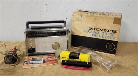 Vintage Zenith Battery-Op Radio