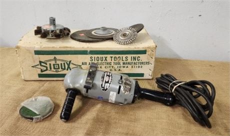 Large Sioux Grinder with Extras