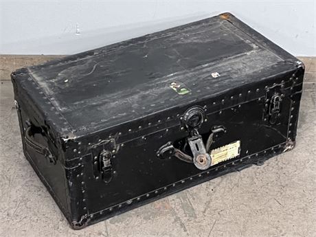 Vintage Trunk...31x17x13