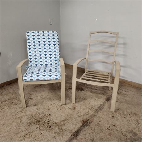 2-Patio Chairs with 1 Cushion