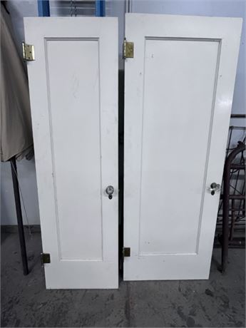 2-Vintage Interior Door with Glass Knobs