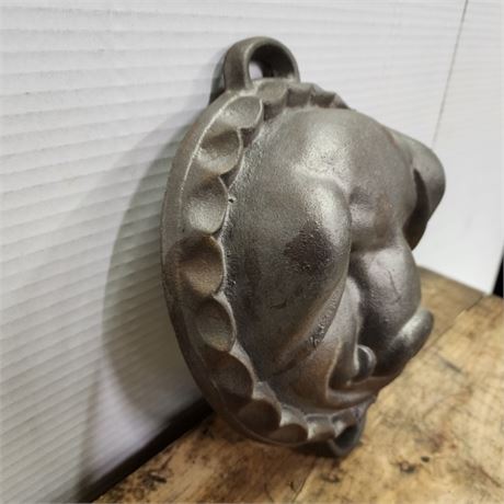 Cast Iron Pig Mold