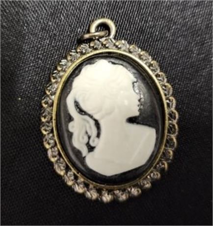 Cameo Pendant