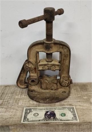 Antique Pipe Vise