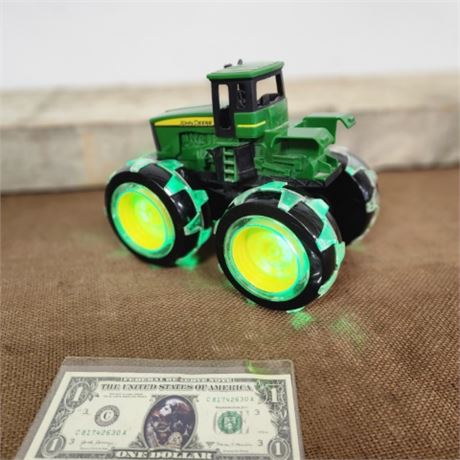 Lighted Wheel John Deere Tractor