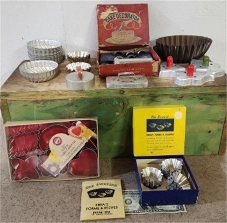Assorted Vintage Baking Molds/Decorator/Cutters