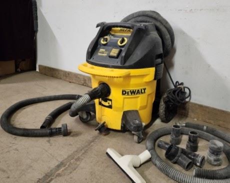 Dewalt DWV012 10 Gallon Dust Extractor Vacuum w/ Extras