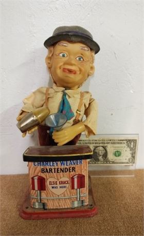 Vintage Charlie Weaver Battery Op Bartender