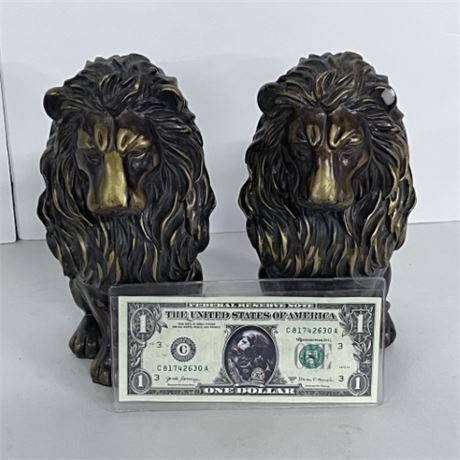 Lion Statue Pair