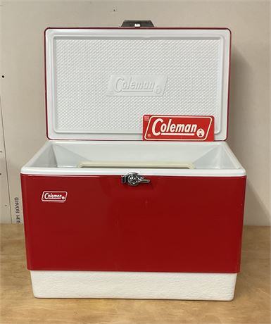 VINTAGE COLEMAN 1972 RED METAL ICE CHEST COOLER