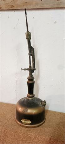 Vintage Coleman Kerosene Mantle Lamp