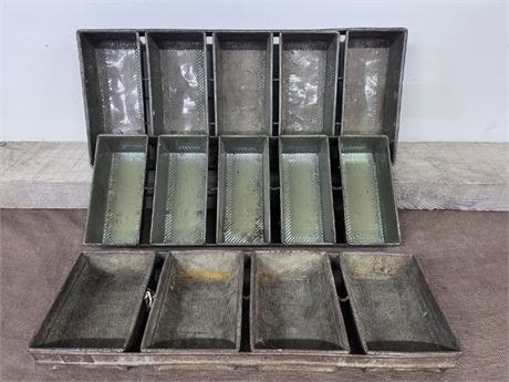 Vintage Bread Pan Trio/ 27"-31"