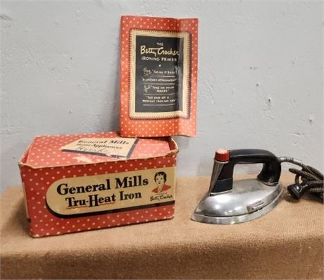 Vintage Betty Crocker Tru-Heat Iron w/ Original Box