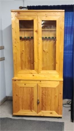 Nice Rolling Gun Cabinet with Cable Lock & Key
