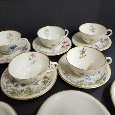 7 Vintage Kornblume Tea Cups & Saucers + Extras