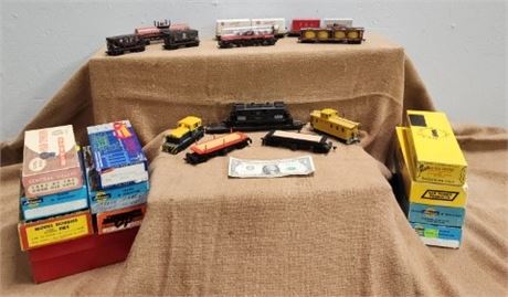 Vintage HO Scale Railroad Cars