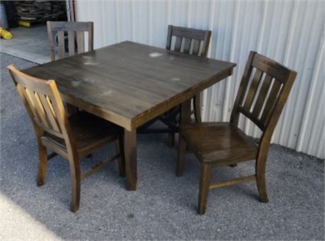 Dining Room Table & Chairs -  46x46