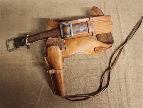 Nice Leather Gun Belt Holster w/ . 22 Rounds