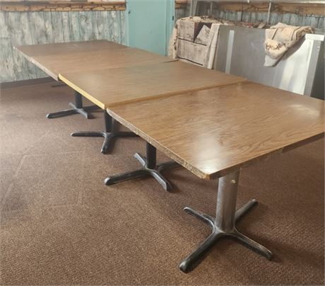 4 Table w/ Cast Iron Base - Table Top Measures: 42x30