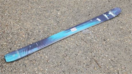 NEW Atomic Maven 164cm Skis - Retail $649